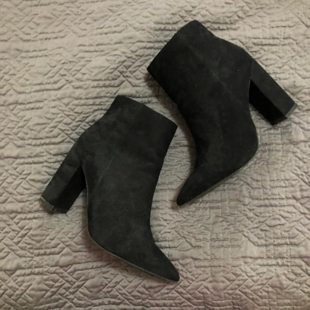 block heeled bootie black